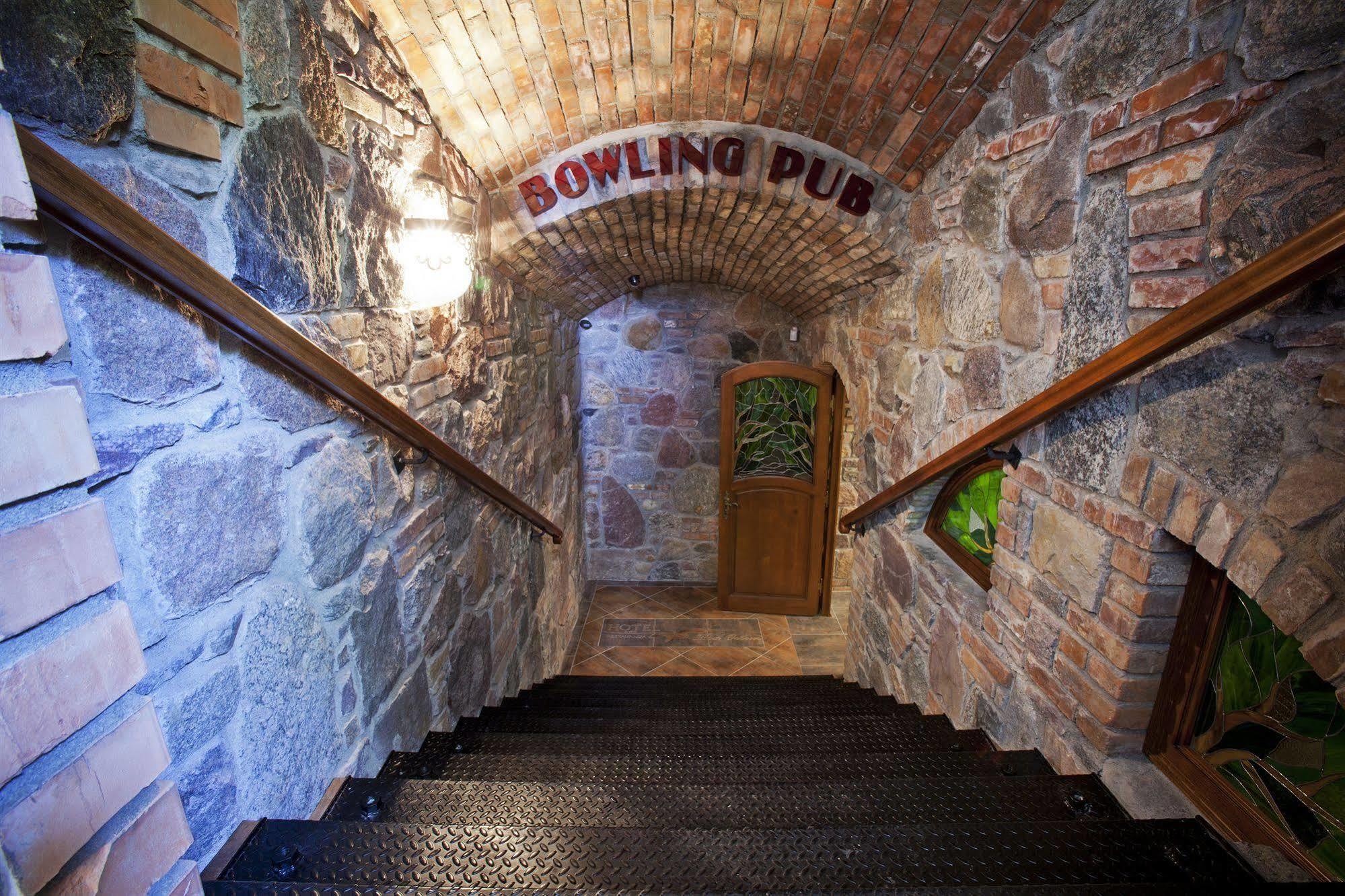 Hotel I Restauracja "Pod Orlem" Kartuzy Kültér fotó